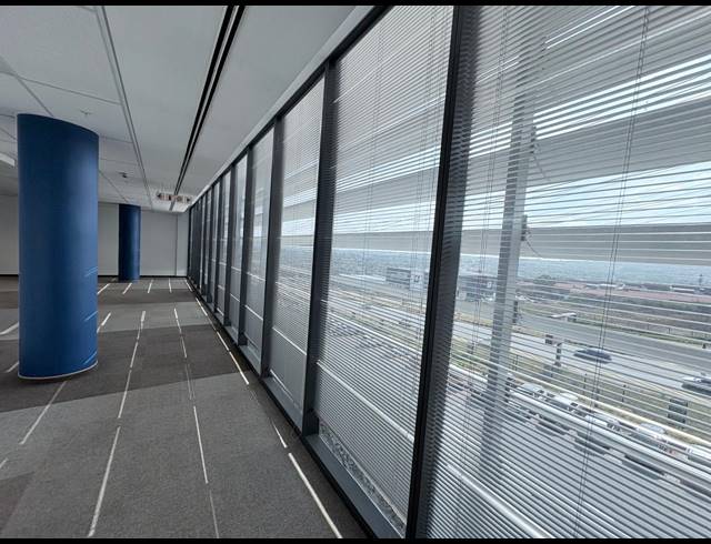 1,292M² OFFICE TO LET IN WATERFALL